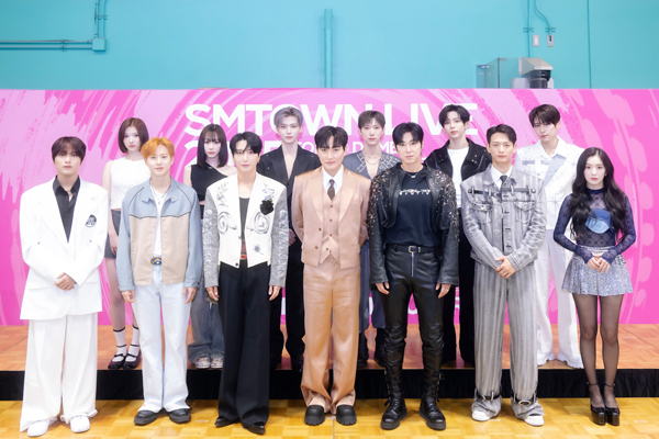 ユンホ（東方神起）、スホ（EXO）、イトゥク（SUPER JUNIOR）、ジゼル（aespa）らが登場！＜SMTOWN LIVE 2025 in TOKYO＞