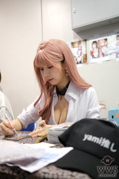 【写真特集】yami、ギャルに大変身！？セクシーな制服コスでコミケに登場！（本人コメント）＜コミックマーケット106＞