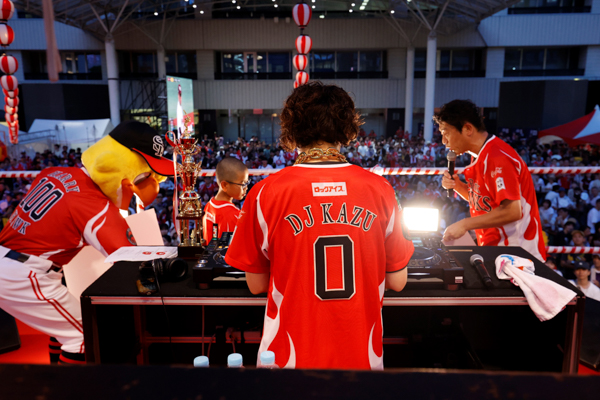 街なかでファンが一体となりフィナーレを飾る！「鷹祭 SUMMER BOOST 後夜祭」イベントレポート