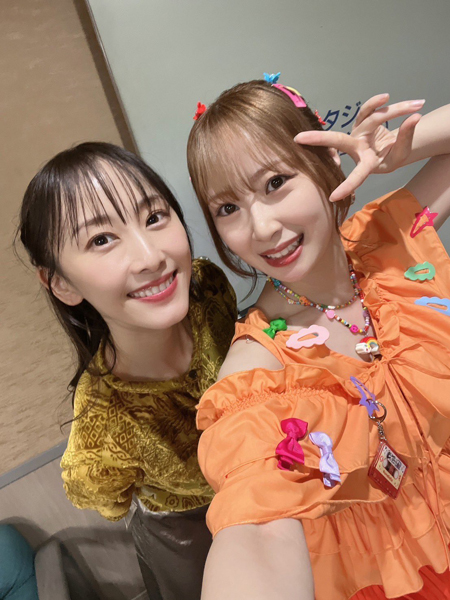 高柳明音、親友松井玲奈との仲良し密着2ショットにファン歓喜！