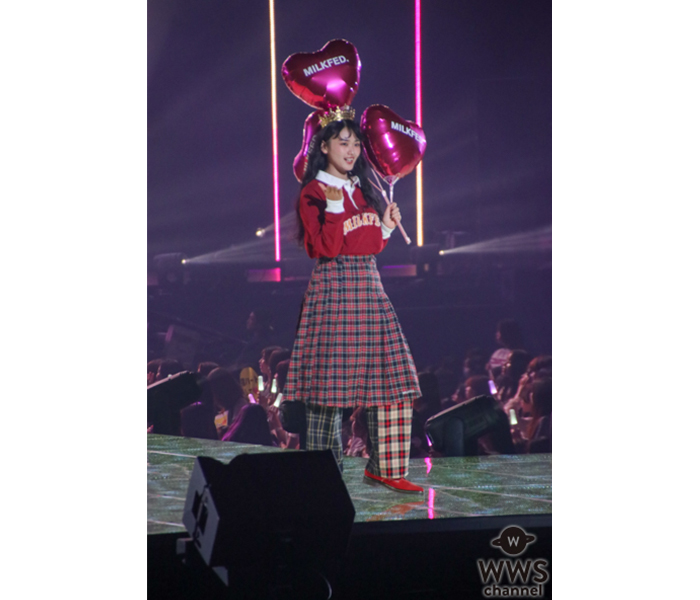 櫻坂46・山﨑天、可愛すぎる投げキッスにキュン！チェック柄スカートでTGCに登場＜マイナビ TGC 2025 A/W＞