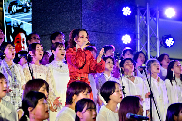 中島美嘉、九州最大級の市民参加型歌唱イベント「Sing!HAKATA」フィナーレに出演！4,500人から感涙の拍手！