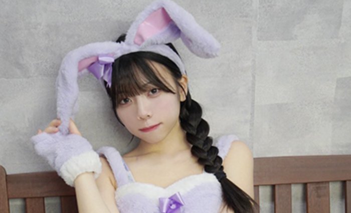 19歳・千歳ゆず、ふわふわバニー衣装で美肌あらわに！