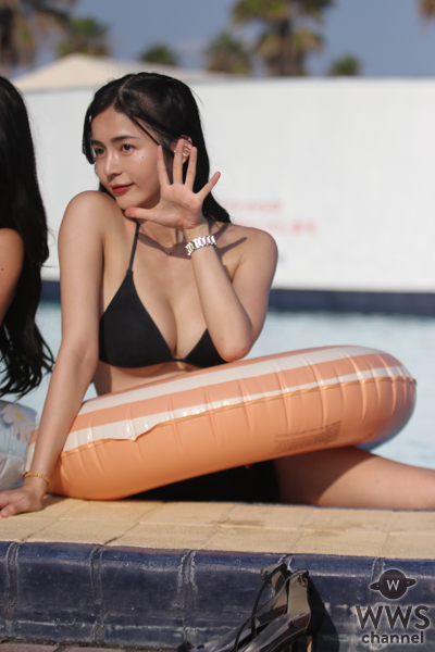 李尾巴＆辰辰、ミニマルなブラックの艶感たっぷり高級ムードなビキニで登場＜TREND GIRLS撮影会2025 大磯ロングビーチ＞