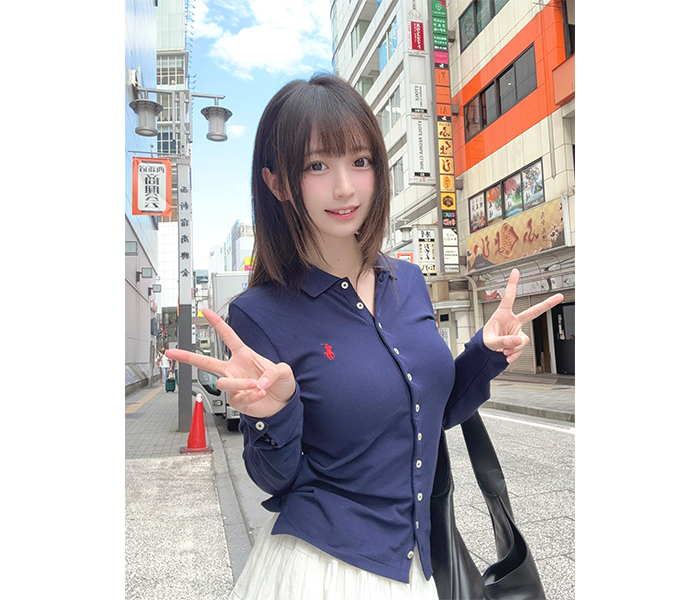 yami、カッコ可愛いキュートカジュアルなシャツコーデでファン魅了！