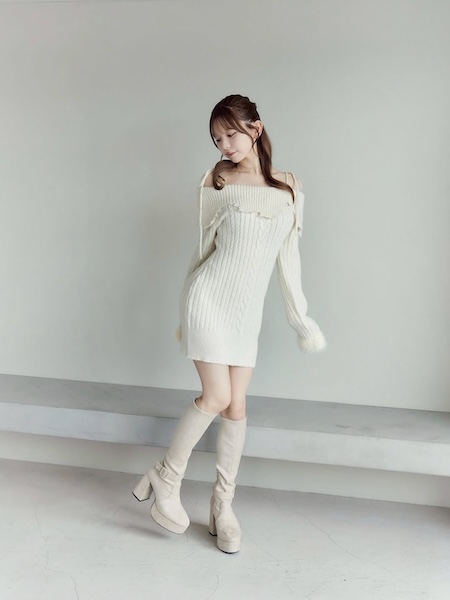 若林萌々、美デコルテ＆美脚きわだつデニムコーデでファン魅了！「ももりんめちゃくちゃ可愛すぎる」
