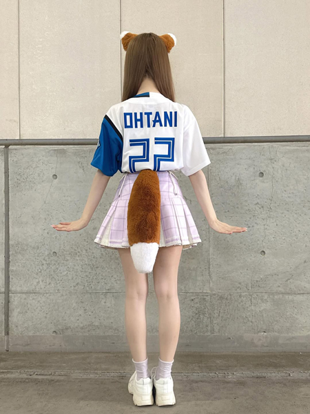 大谷映美里、日本ハムファイターズミニライブ出演！可愛すぎるきつね姿にファン悶絶