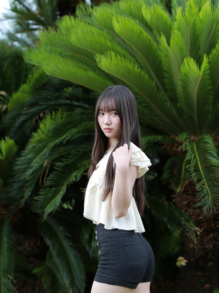 現役JC・しおん、清楚シンプルコーデ披露！ファン「抜群なスタイルで、卒倒しそうになりました」