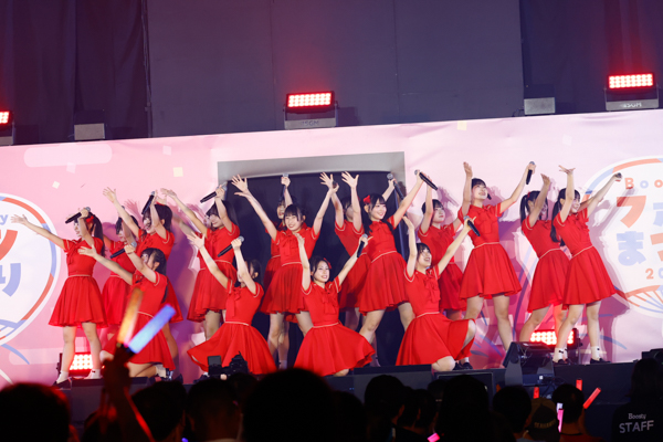 Bellemule from 電音部、SUPER☆GiRLS、HKT48、NGT48がライブパフォーマンス〈Boosty ファンまつり2025〉