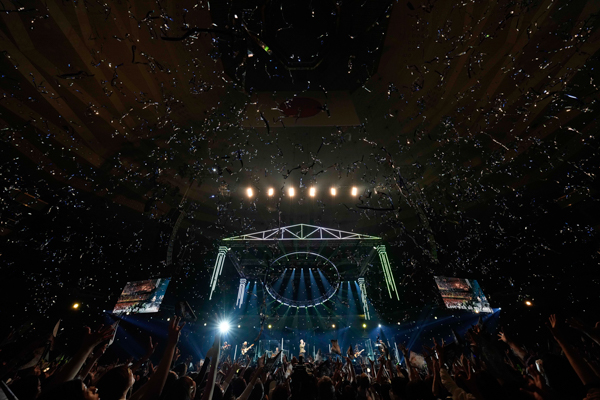 EXILE TAKAHIRO、3年連続4度目となる日本武道館公演に三代目 J SOUL BROTHERSのØMIがサプライズ出演！