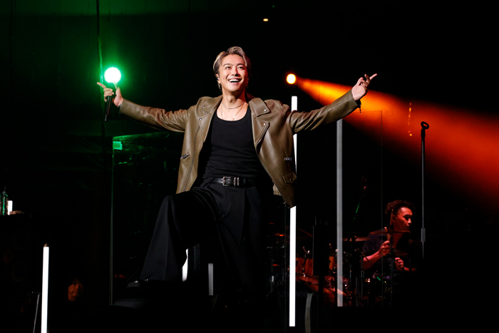EXILE TAKAHIRO、3年連続4度目となる日本武道館公演に三代目 J SOUL BROTHERSのØMIがサプライズ出演！