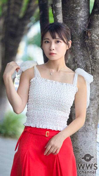 三田のえ、ビビッドな赤のミニスカ＆肩出しコーデで登場！「最近はちょっと違う感じのカレーにハマっています」