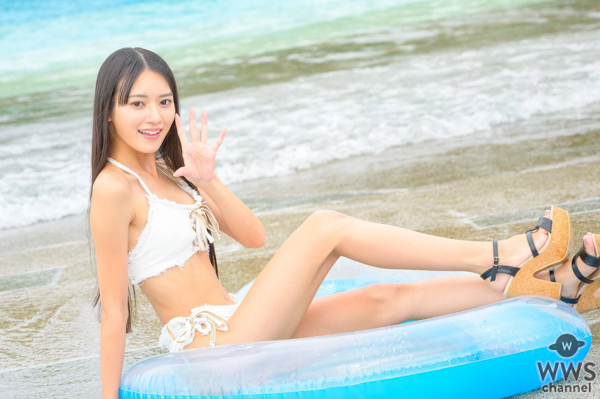 八掛うみ、ホワイトデニム風のフリンジビキニ姿でスレンダーボディあらわに＜TREND GIRLS撮影会2025 大磯ロングビーチ＞