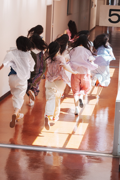 覚悟はできているか――？「B.L.T.11月号」表紙＆巻頭に初登場！櫻坂46四期生9名が魅せる圧倒的存在感