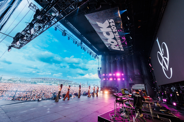 IVE、日本最大の音楽フェスティバル「ROCK IN JAPAN FESTIVAL 2025 supported by au」に初出演！最新日本オリジナル楽曲「Be Alright」のステージを世界初披露！