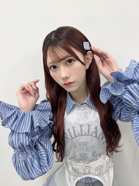 千葉恵里、圧倒的ビジュきわだつストライプシャツコーデに絶賛の声