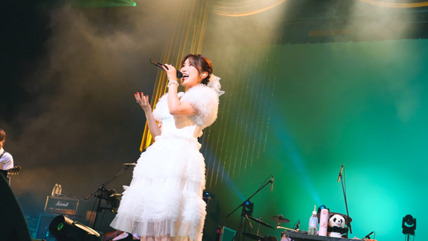 内田彩、10周年ファイナルライブ『Re:1st / Re:birthday』レポート！