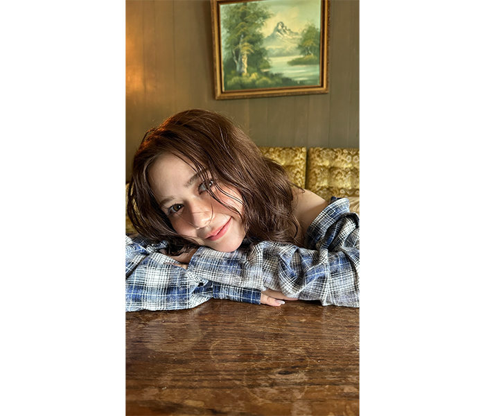 村重杏奈「こんなバラエティドリームあっていいんですか⁉︎」ついにViVi表紙へ。初のファッション誌カバーを飾る！前代未聞のお渡し会を実施！