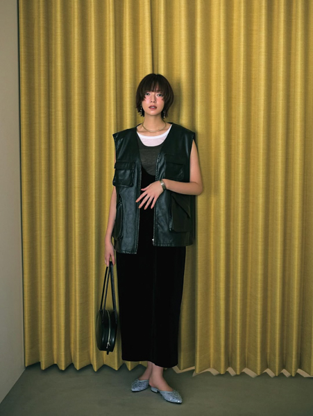 佐藤栞里、アンニュイな表情で魅せる秋の装いにファン「どストライクすぎる」の声