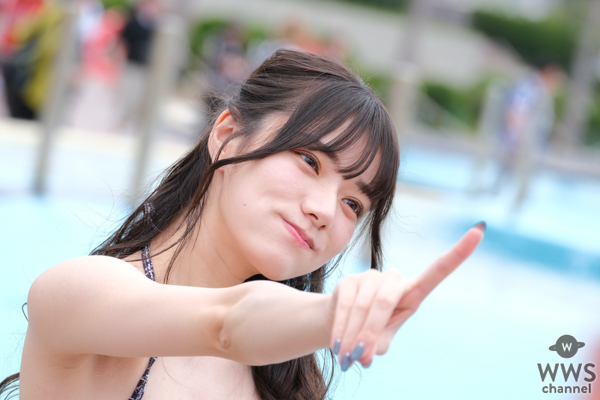 宮下玲奈、クラシカルなツイード調ビキニでしなやかなデコルテとメリハリくびれを上品に魅せる！＜TREND GIRLS撮影会2025 大磯ロングビーチ＞