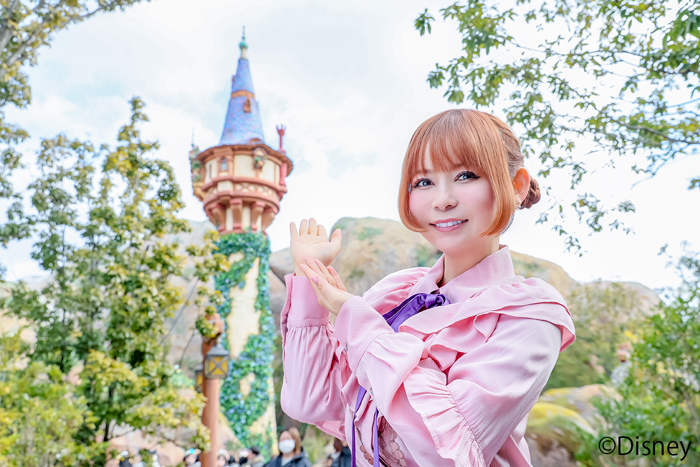しょこたん流東京ディズニーリゾートの楽しみ方を全128ページで大公開！『Disney Supreme Guide東京ディズニーリゾートガイドブック with 中川翔子』が誕生！