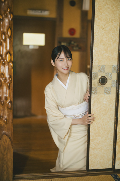 川瀬もえ出演！SPA!デジタル写真集「若女将の秘め事」好評発売中！発売を記念して、誌面カットを公開！