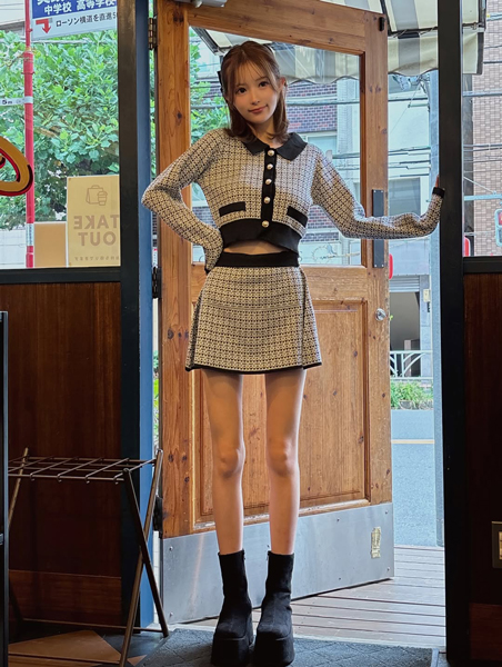 聖菜、美スタイル際立つ秋服カット公開！