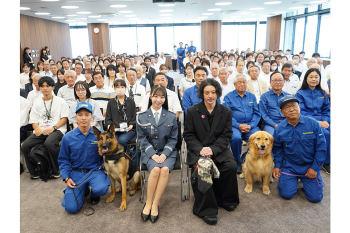 STU48内海里音特別防犯支援官、地元岡山で警察官を騙る詐欺の被害防止を呼び掛け！オダギリジョーもトークセッションに参加