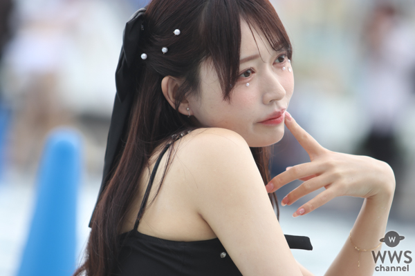 古乃ほの、スレンダースタイル際立つなガーリー×モードな水着姿で登場！＜TREND GIRLS撮影会2025 大磯ロングビーチ＞