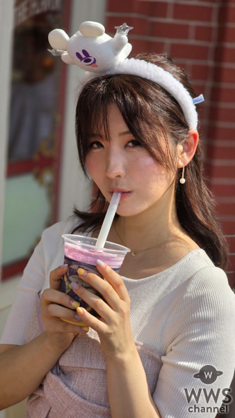 【写真特集】小羽音りん、東京ディズニーランドでハロウィン秋グルメを満喫！