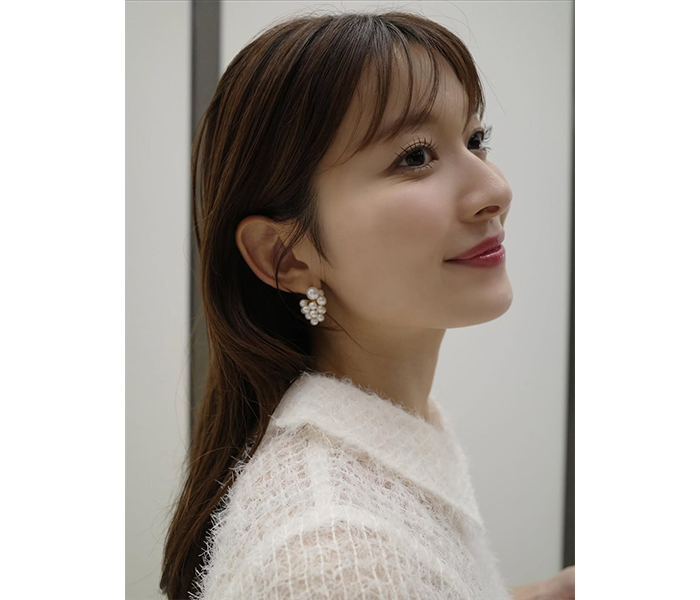 山本里菜、大人かわいい秋のパンツルック公開！ファン歓喜