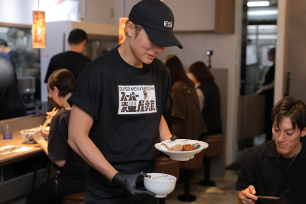 EXILE SHOKICHI登壇！「スーパー麺」と「麺屋武蔵」のコラボレーションイベント『スーパー麺屋武蔵』 アンバサダー・EXILE SHOKICHIが一日店長に就任！！