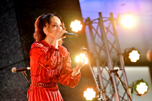 中島美嘉、九州最大級の市民参加型歌唱イベント「Sing!HAKATA」フィナーレに出演！4,500人から感涙の拍手！