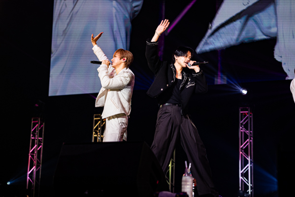 INI(アイエヌアイ)尾崎匠海＆藤牧京介が初フェス出演！多彩なセットリスト、圧巻の歌唱力で観客を魅了！
