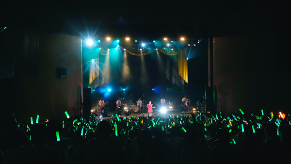 内田彩、10周年ファイナルライブ『Re:1st / Re:birthday』レポート！