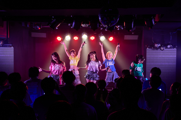 アップアップガールズ（仮）、新体制初のワンマンライブ『アップアップガールズ（仮）From ZERO～そして宇宙へ～』開催