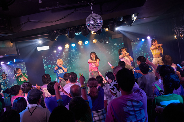アップアップガールズ（仮）、新体制初のワンマンライブ『アップアップガールズ（仮）From ZERO～そして宇宙へ～』開催