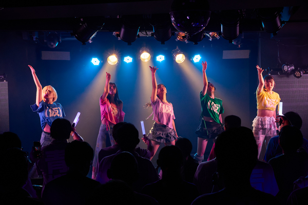 アップアップガールズ（仮）、新体制初のワンマンライブ『アップアップガールズ（仮）From ZERO～そして宇宙へ～』開催