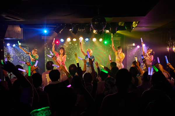 アップアップガールズ（仮）、新体制初のワンマンライブ『アップアップガールズ（仮）From ZERO～そして宇宙へ～』開催