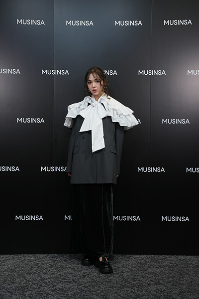 【動画】藤田ニコル、かっこよさ際立つビッグシルエットのジャケットスタイルで登場！＜MUSINSA TOKYO POP-UP STORE 2025オープニングイベント＞
