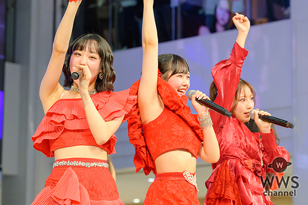 【写真特集】Juice=Juice、情熱的な真っ赤なドレス姿で新シングル「四の五の言わず颯(さっ)と別れてあげた:盛れ！ミ・アモーレ」を披露！