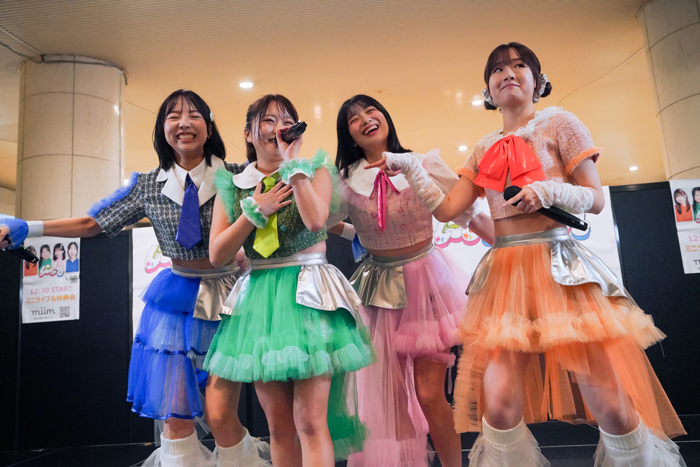 アップアップガールズ（２）新曲初披露！『にきちゃん Road to Zepp アップアップガールズ（２）×ロージークロニクル』発表！10月26日にきちゃん大勝負っ！に向けて！フリーライブin汐留【レポート】