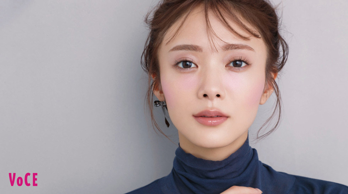 櫻坂46・VOCEレギュラーモデルの田村保乃がVOCE12月号に出演！「２点チーク」の企画で魅せた別人格の２面性！？