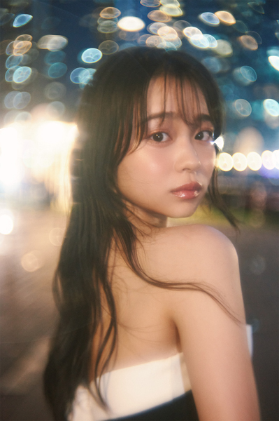 林芽亜里・10周年＆20歳記念のフォトブック超至近距離見つめ合いカットの表紙とタイトルを解禁