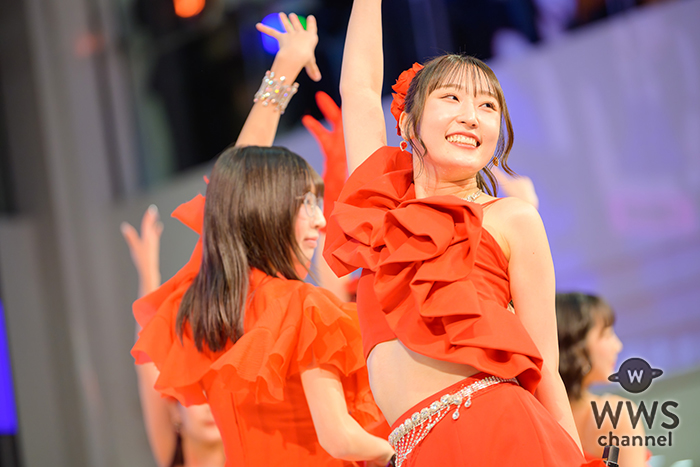 【写真特集】Juice=Juice、情熱的な真っ赤なドレス姿で新シングル「四の五の言わず颯(さっ)と別れてあげた/盛れ！ミ・アモーレ」を披露！