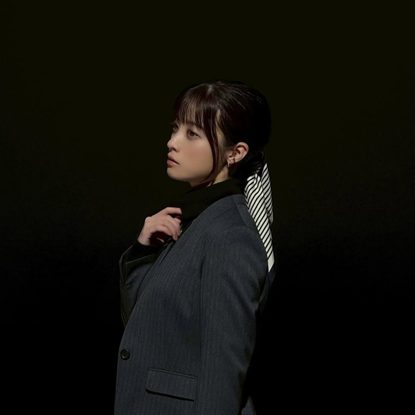 橋本環奈、美しすぎるスーツ姿にファン釘付け！！「大人っぽい、いいかんじ！」