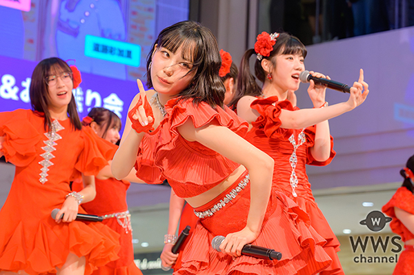 【写真特集】Juice=Juice、情熱的な真っ赤なドレス姿で新シングル「四の五の言わず颯(さっ)と別れてあげた:盛れ！ミ・アモーレ」を披露！