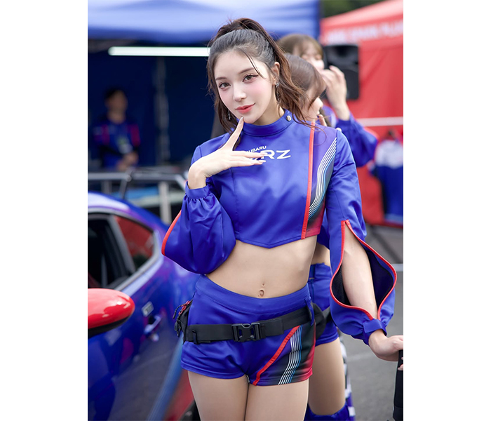 水神きき、お腹あらわなコスチューム姿が美しすぎる！「髪型も含め全部、かわ良すぎ」