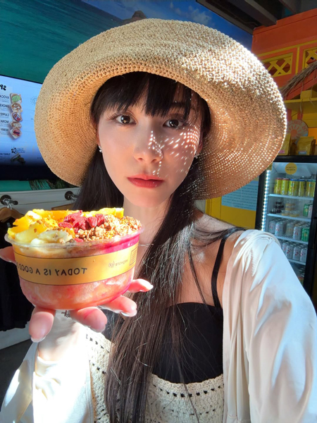 Perfume・あ〜ちゃん、美肌あらわなセットアップコーデでハワイ楽しむ姿公開「あ〜ちゃん可愛い過ぎる」