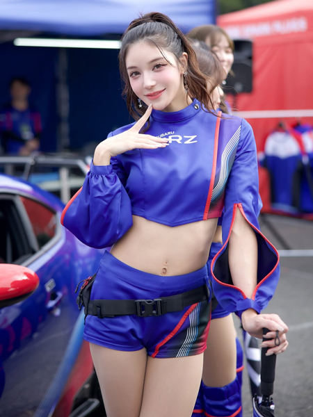水神きき、お腹あらわなコスチューム姿が美しすぎる！「髪型も含め全部、かわ良すぎ」